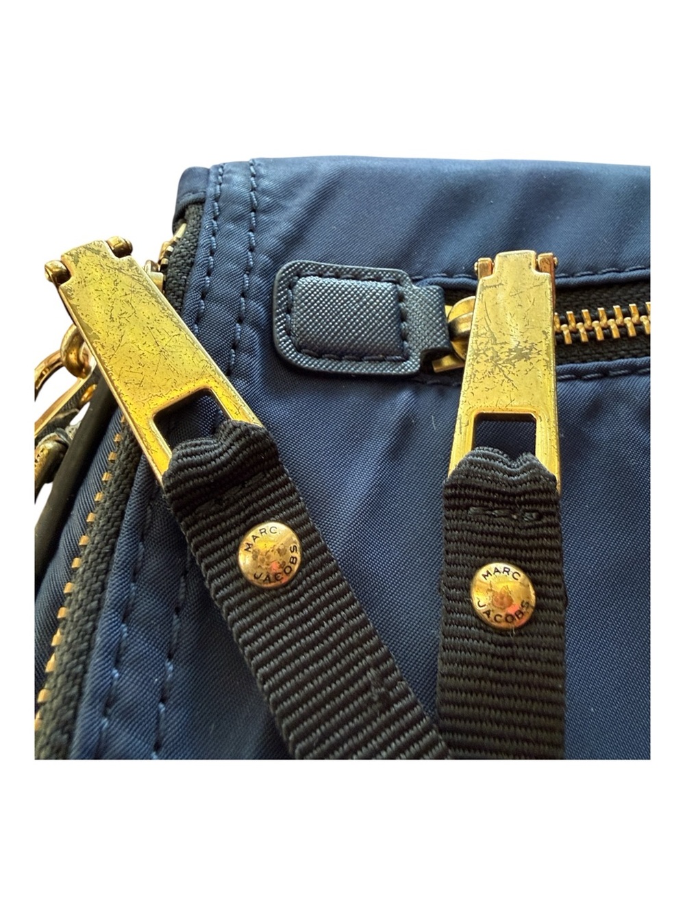 Marc Jacobs nylon Trooper Nomad crossbody, navy w/gold hardware,  zip pockets. - Picture 7 of 14